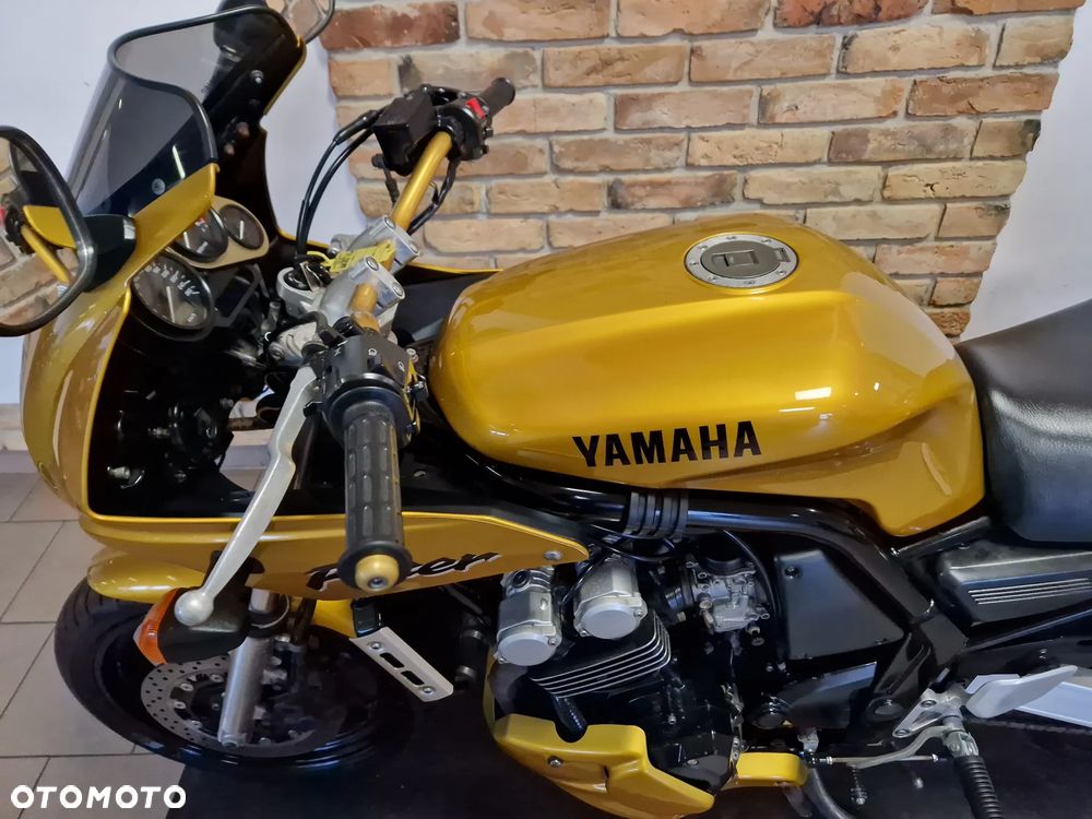 Yamaha FZS - 19
