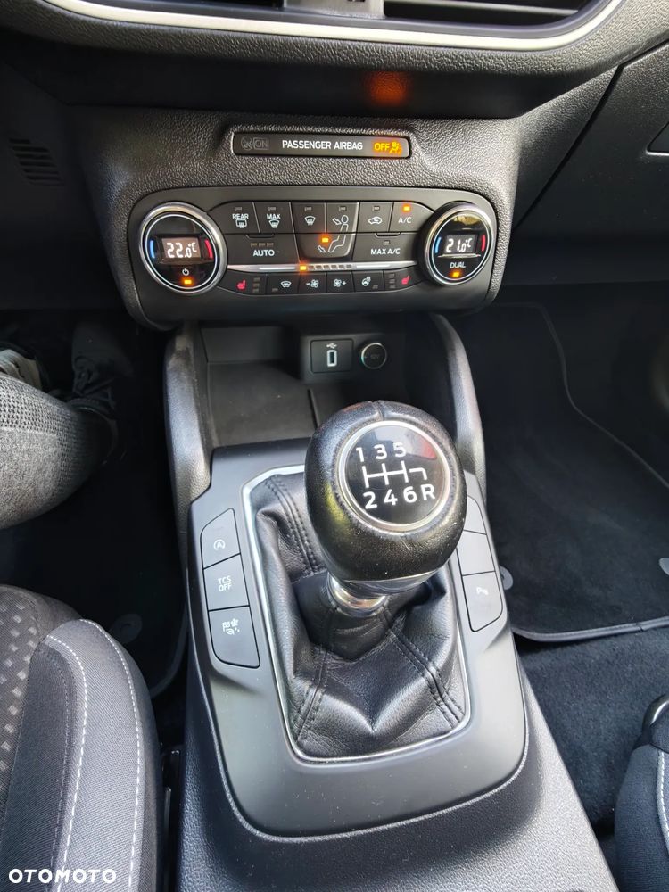 Ford Focus 1.0 EcoBoost STart-Stopp-System TITANIUM X - 33