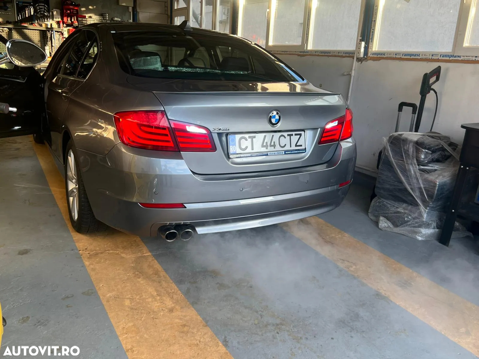 BMW Seria 5 525d xDrive - 15