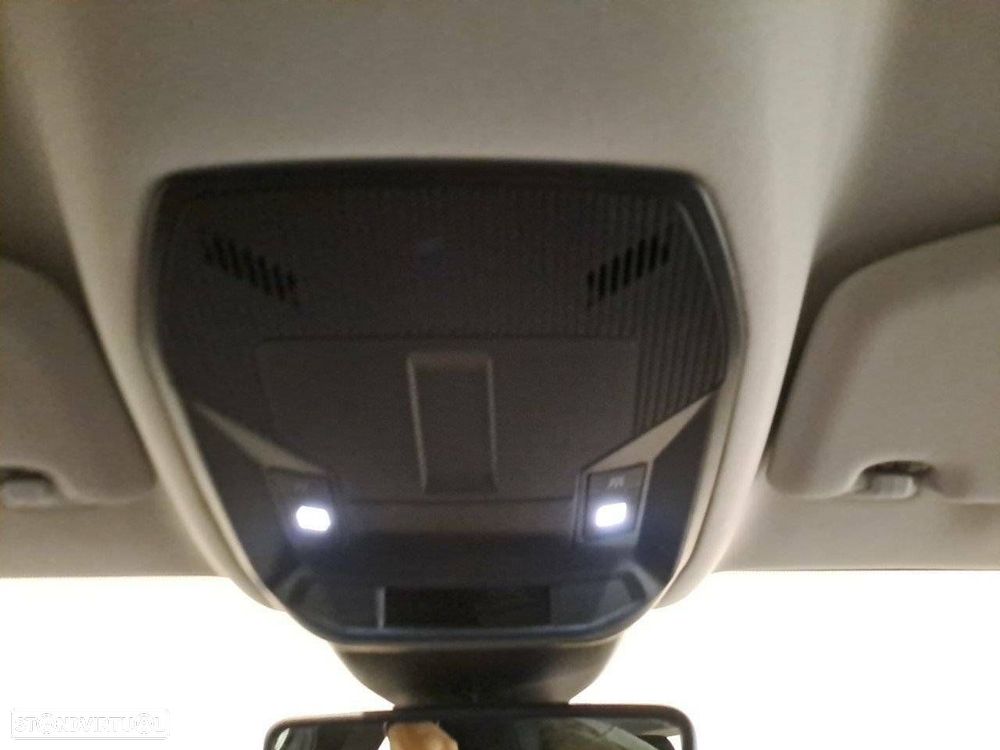 Peugeot 308 1.2 Hybrid Style e-DCS6 - 21