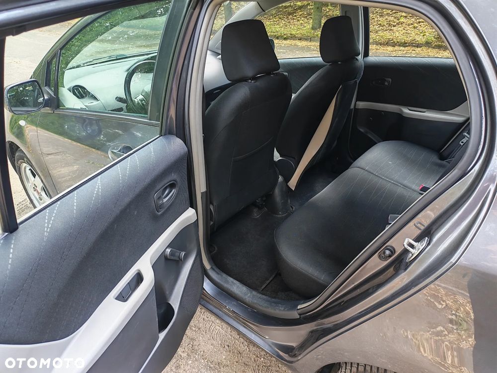 Toyota Yaris 1.0 VVT-i - 13