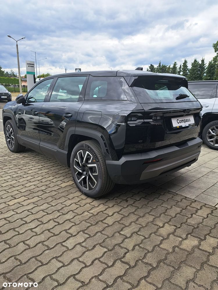 Jeep Compass 73.7kWh Altitude FWD - 6