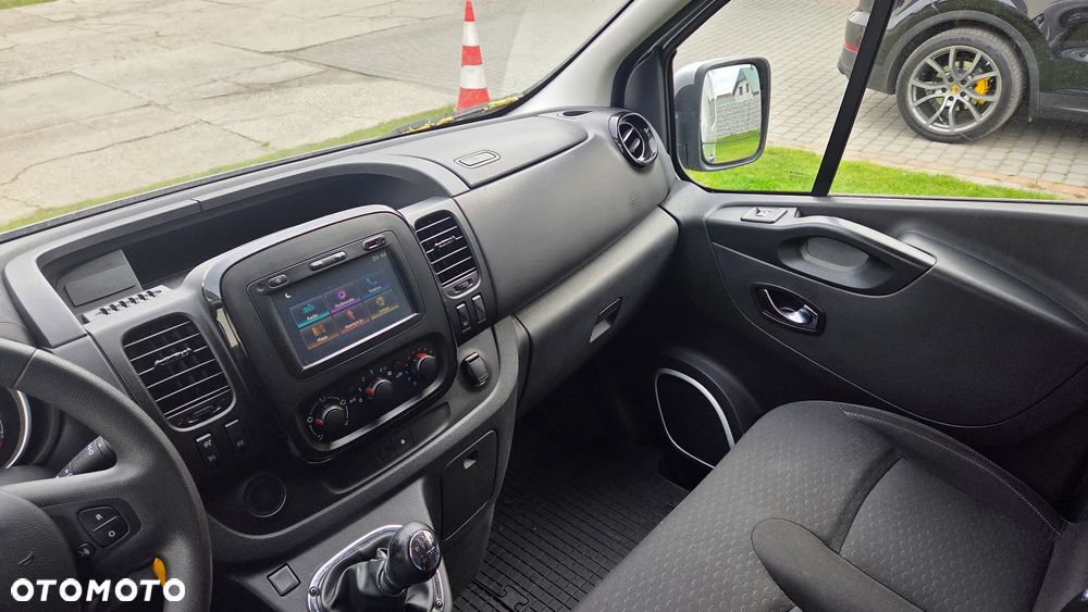 Opel Vivaro - 8