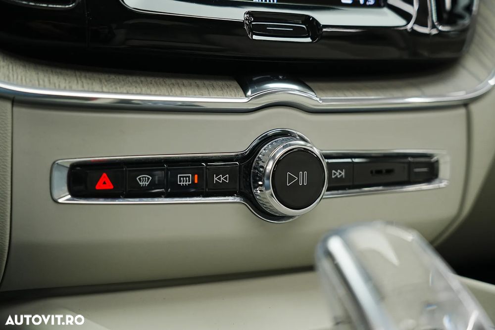 Volvo XC 60 Recharge T6 Twin Engine eAWD Inscription Expression - 39