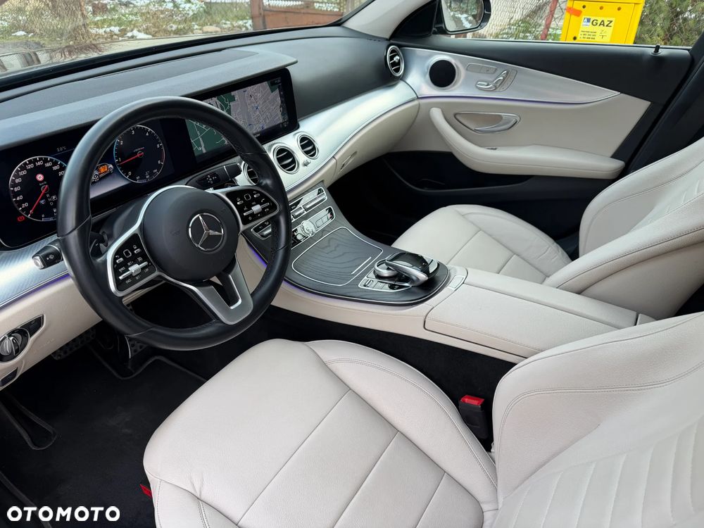 Mercedes-Benz Klasa E 220 d 4-Matic 9G-TRONIC - 8