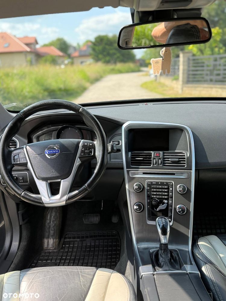 Volvo XC 60 D4 AWD Summum - 8