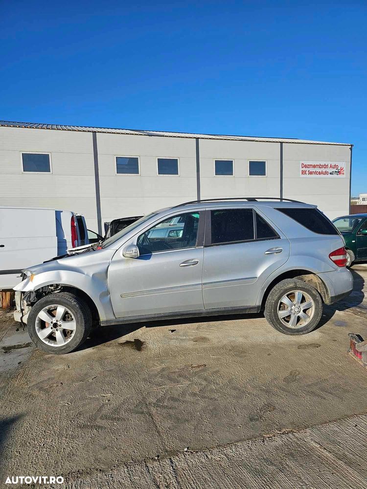 Portiera Usa Stanga Dreapta Fata Spate Mercedes ML W164 - 1