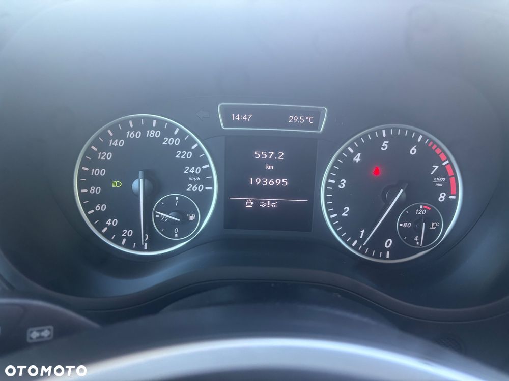 Mercedes-Benz Klasa B 180 (BlueEFFICIENCY) - 2