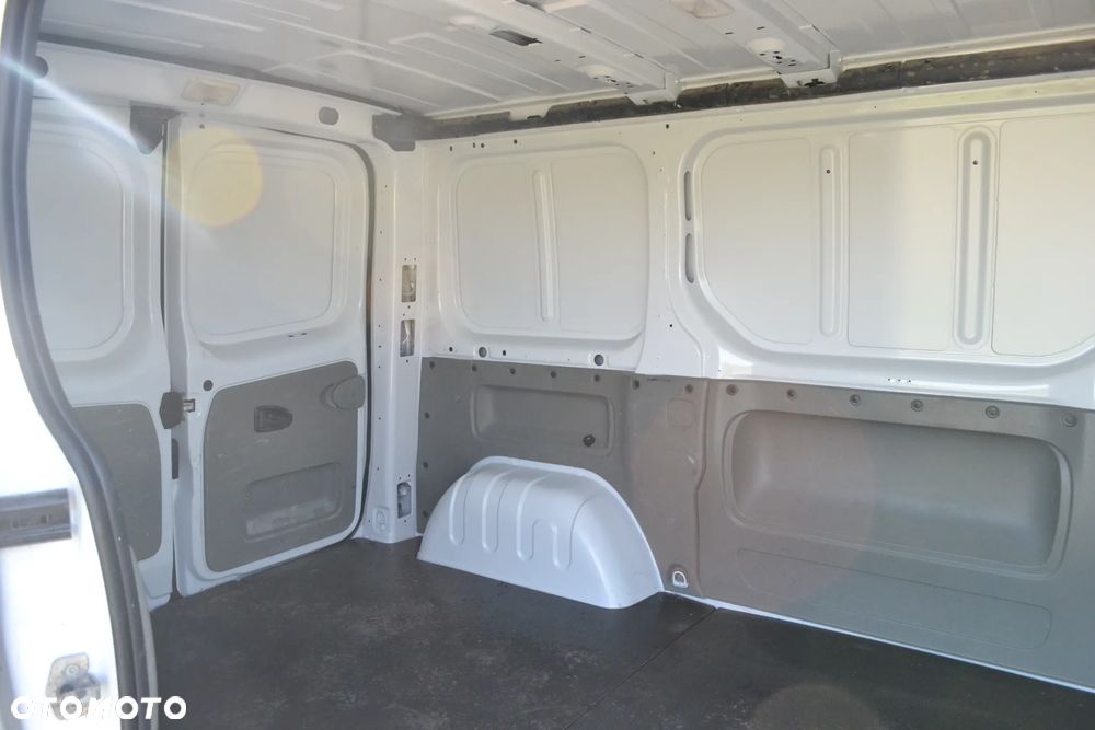 Opel Vivaro - 25