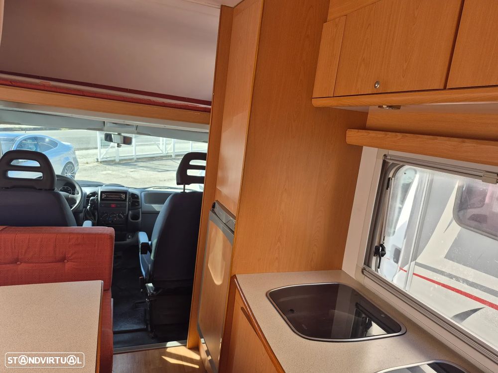 Sky Capuchine FIAT DUCATO 2.8 JTD  - SKY - 7 LUGARES - 6 DORMIDAS - 19