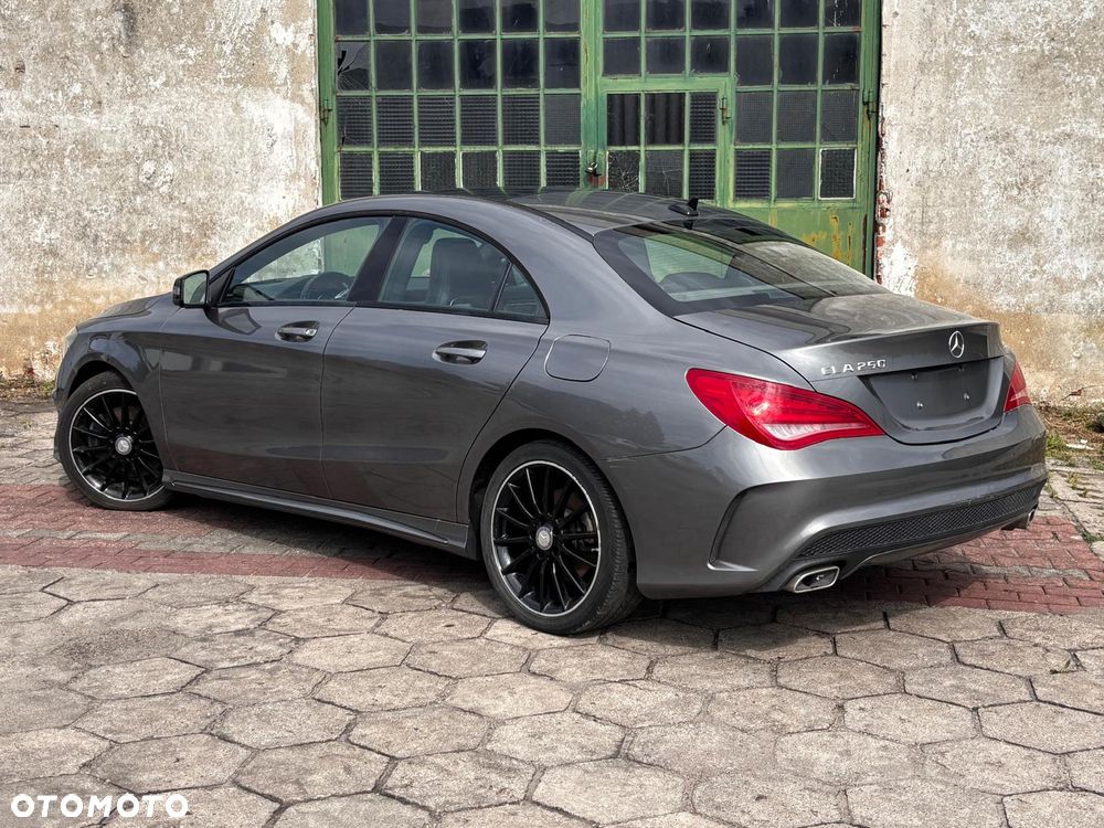 Mercedes-Benz CLA 250 7G-DCT AMG Line - 9