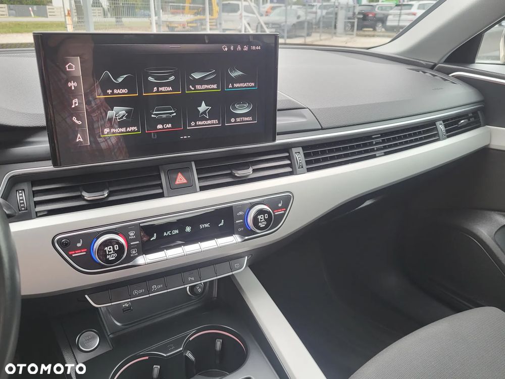 Audi A4 Limousine 35 TFSI mHEV Advanced S tronic - 19