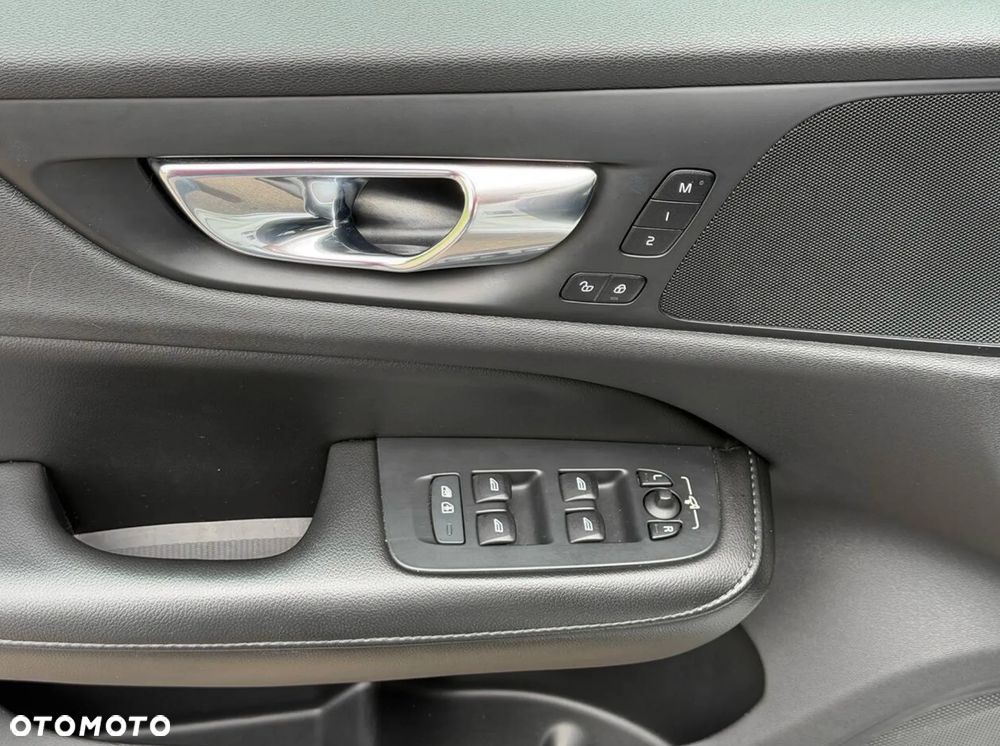 Volvo S60 T6 AWD Momentum Pro - 14