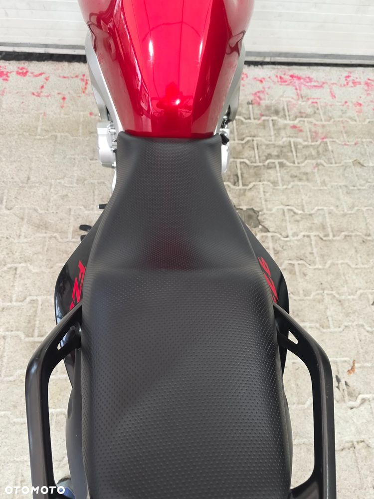 Yamaha FZ - 27