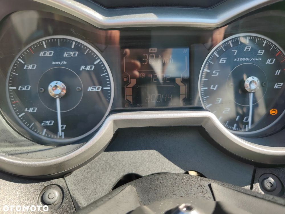 Yamaha X-max - 16