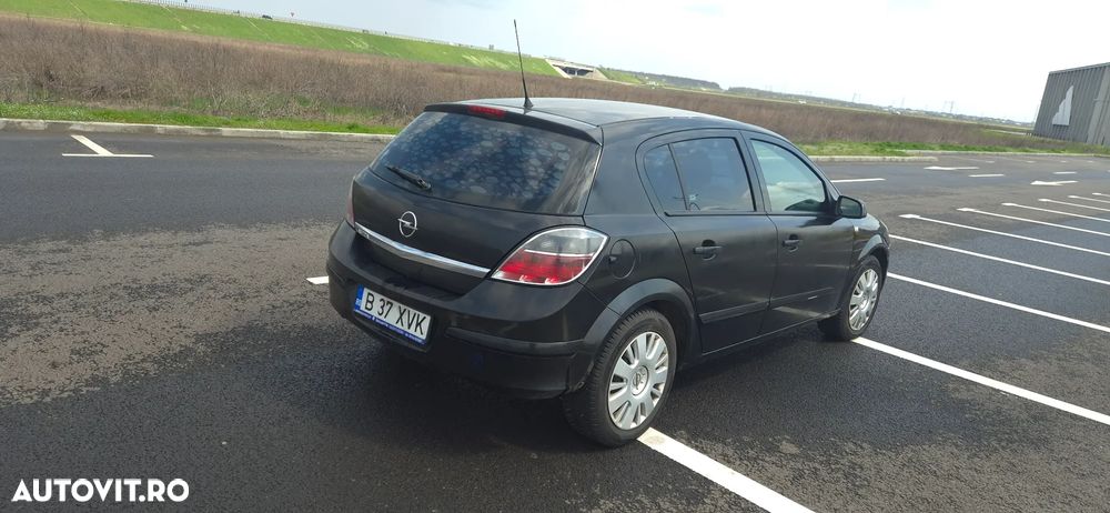 Opel Astra 1.6 Essentia - 4
