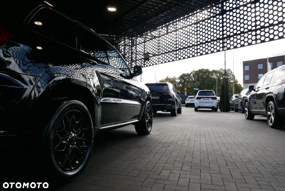 Jeep Grand Cherokee - 36