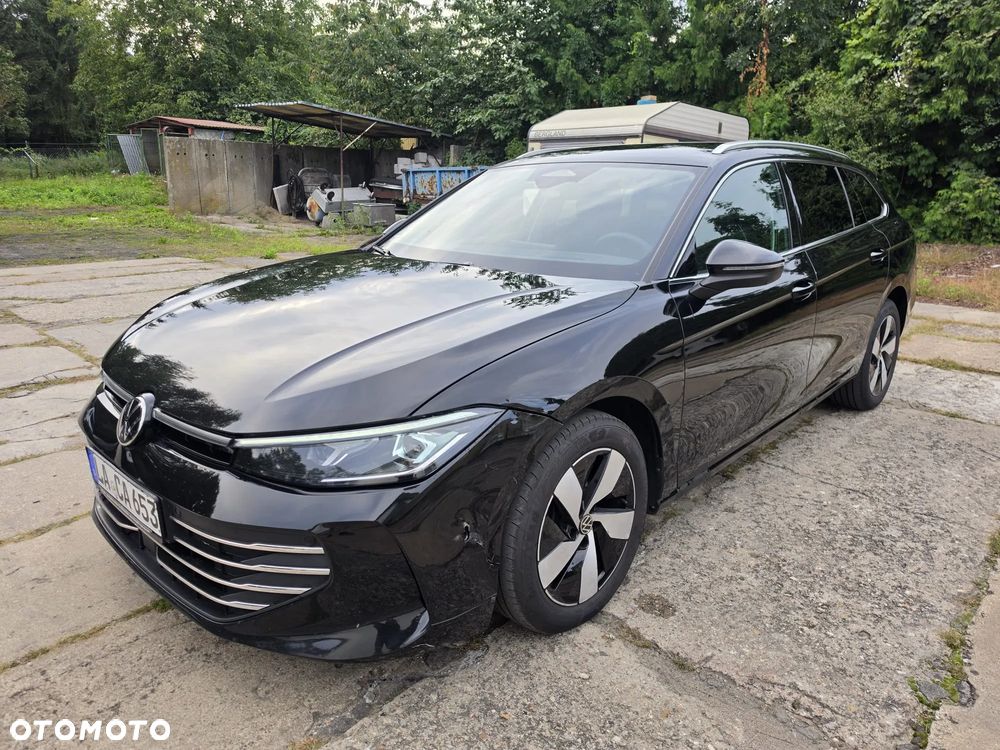 Volkswagen Passat - 1