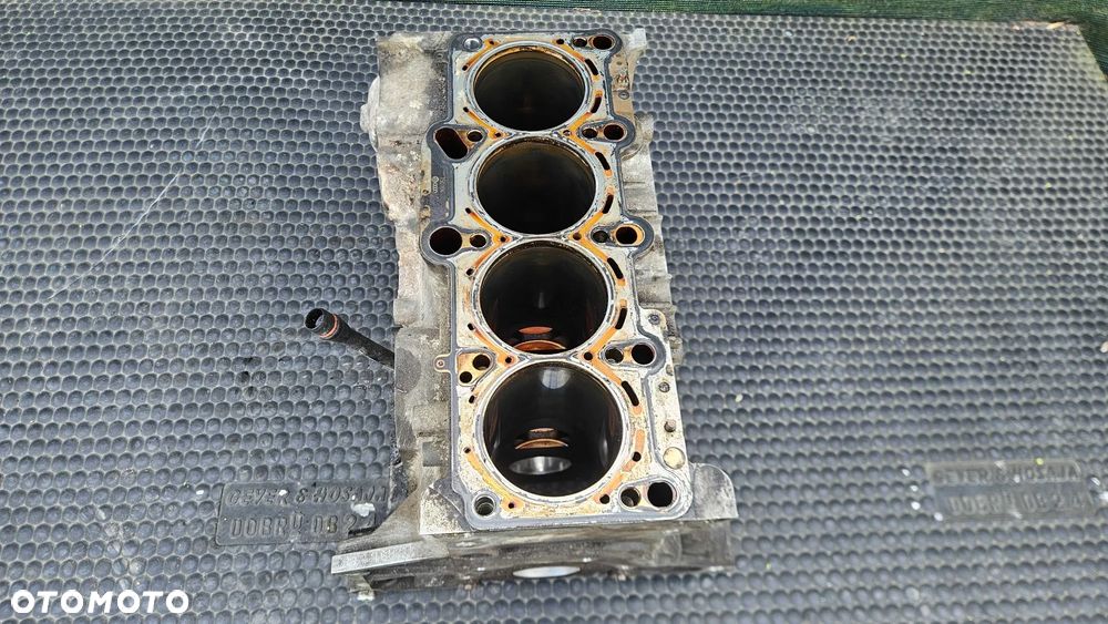 Blok 06D103023 BBBBB Dół Silnik Cylindry Panewki Mocowanie Wału 2.0 FSI AWA Audi A4 B6 B7 VW - 25