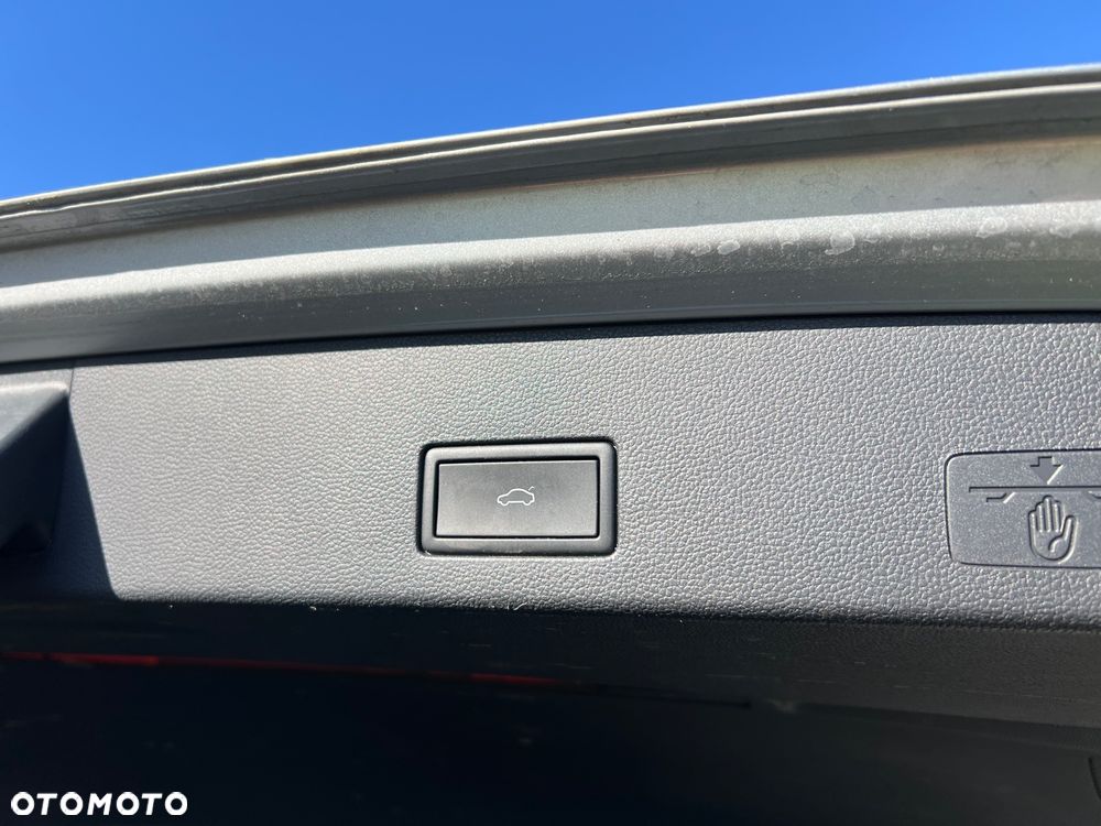 Volkswagen Golf Variant 2.0 TDI SCR DSG Style - 19