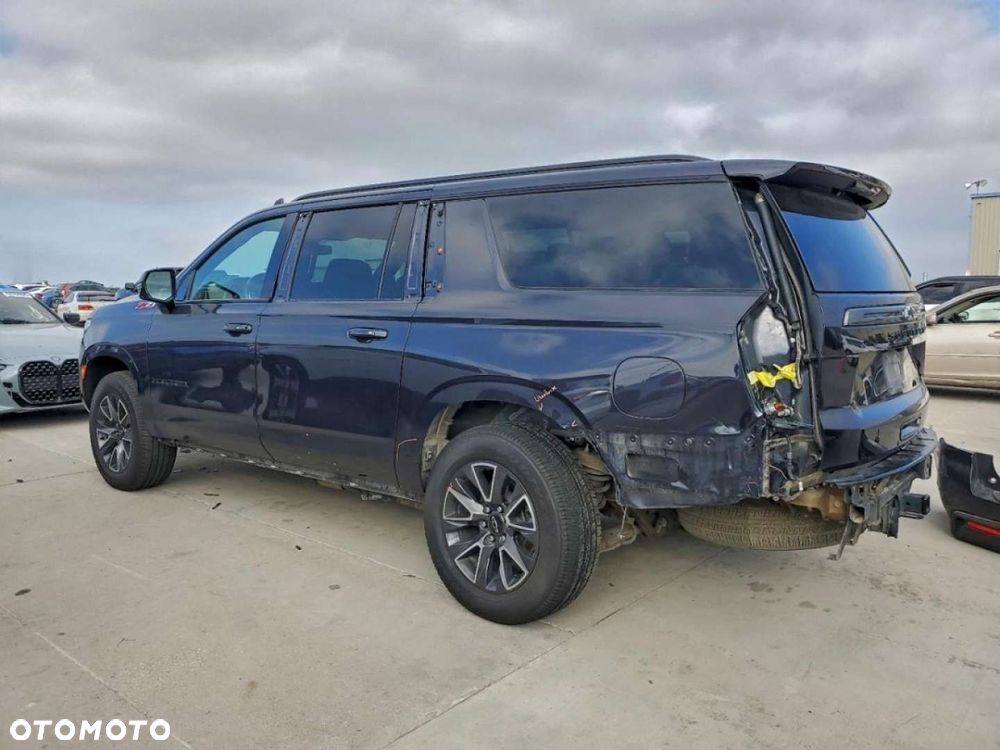 Chevrolet Suburban - 6