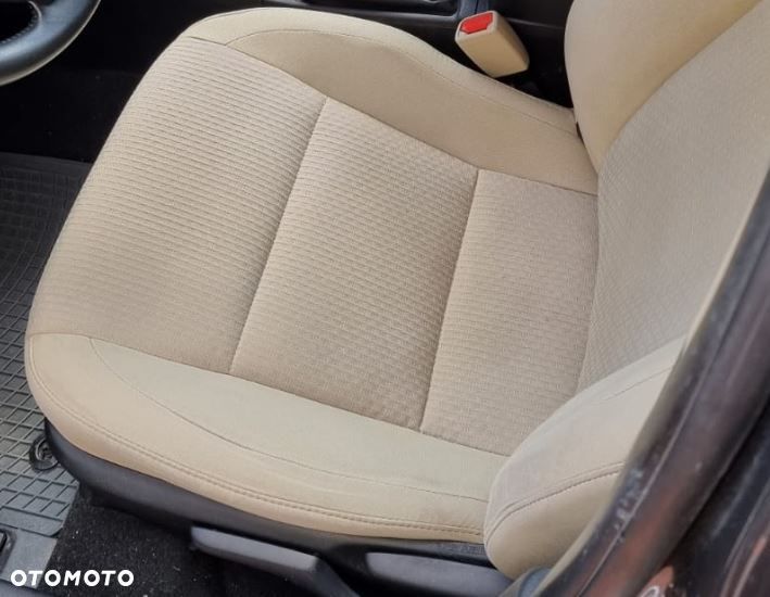 Toyota Corolla - 8