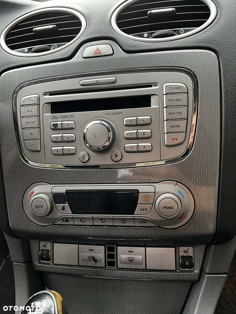 Ford Focus 1.8 FF Trend - 16