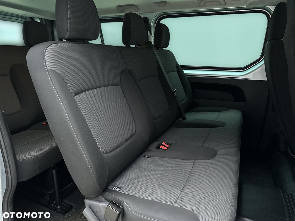 Renault Trafic 2.0 dCi EDC - 9