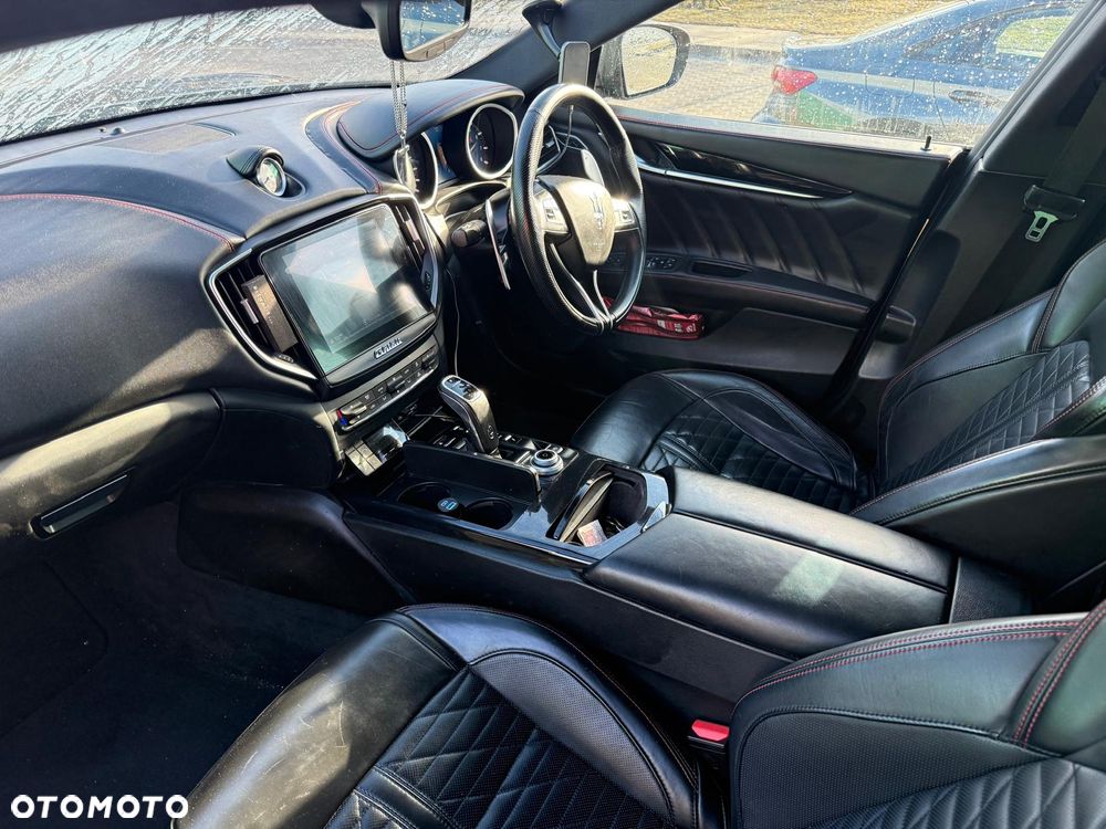 Maserati Ghibli S GranSport - 15