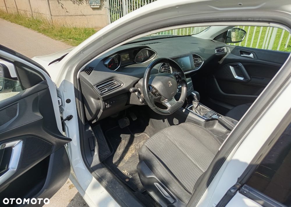 Peugeot 308 1.2 PureTech GPF GT Pack S&S EAT8 - 6