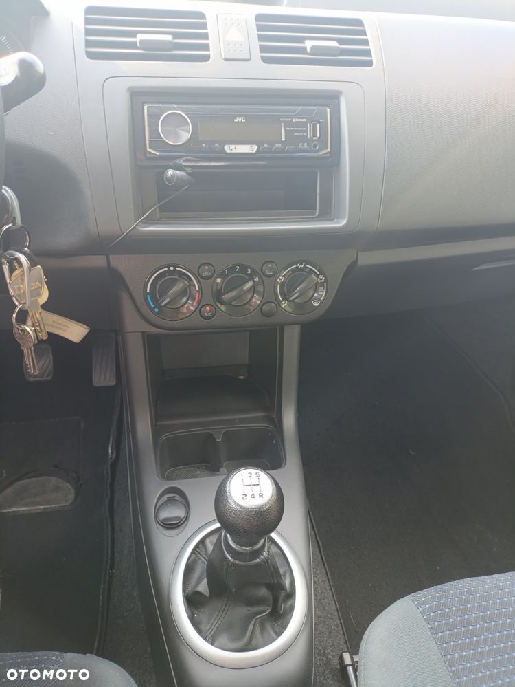 Suzuki Swift - 8