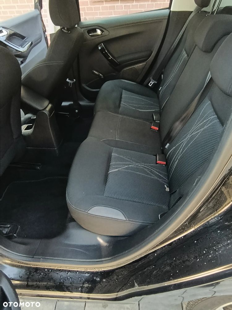 Peugeot 208 82 VTI Allure - 9