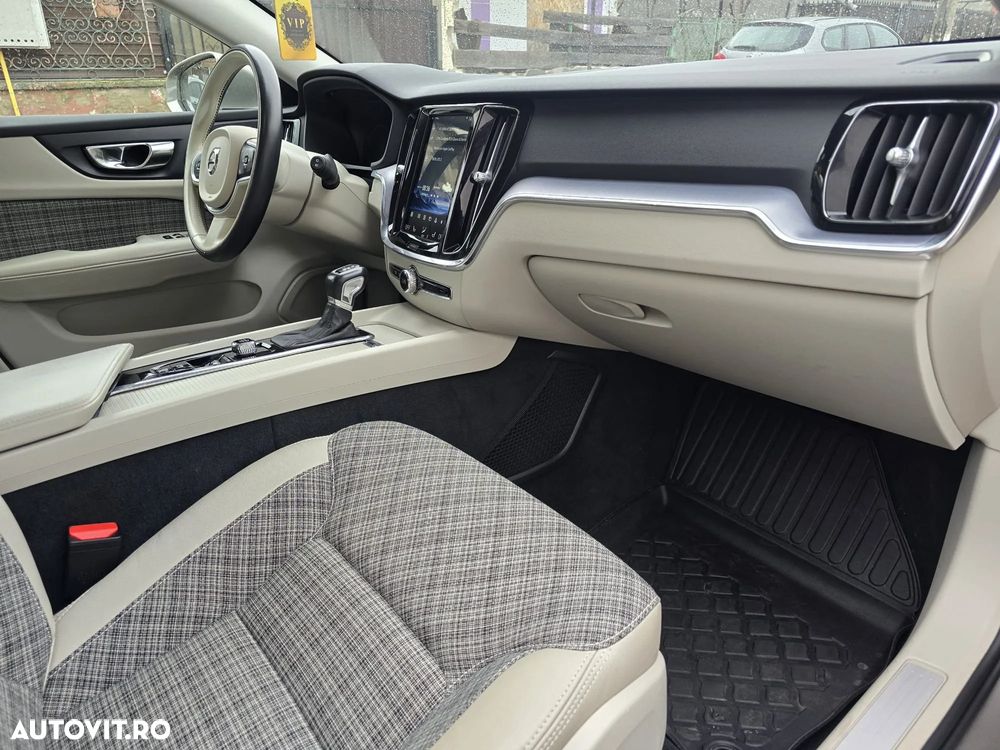 Volvo V60 D4 Momentum - 9