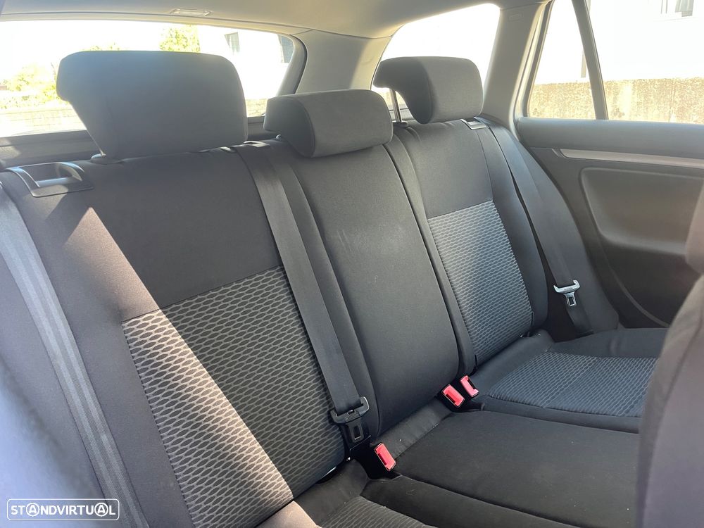 VW Golf Variant 1.6 TDi Confortline - 9