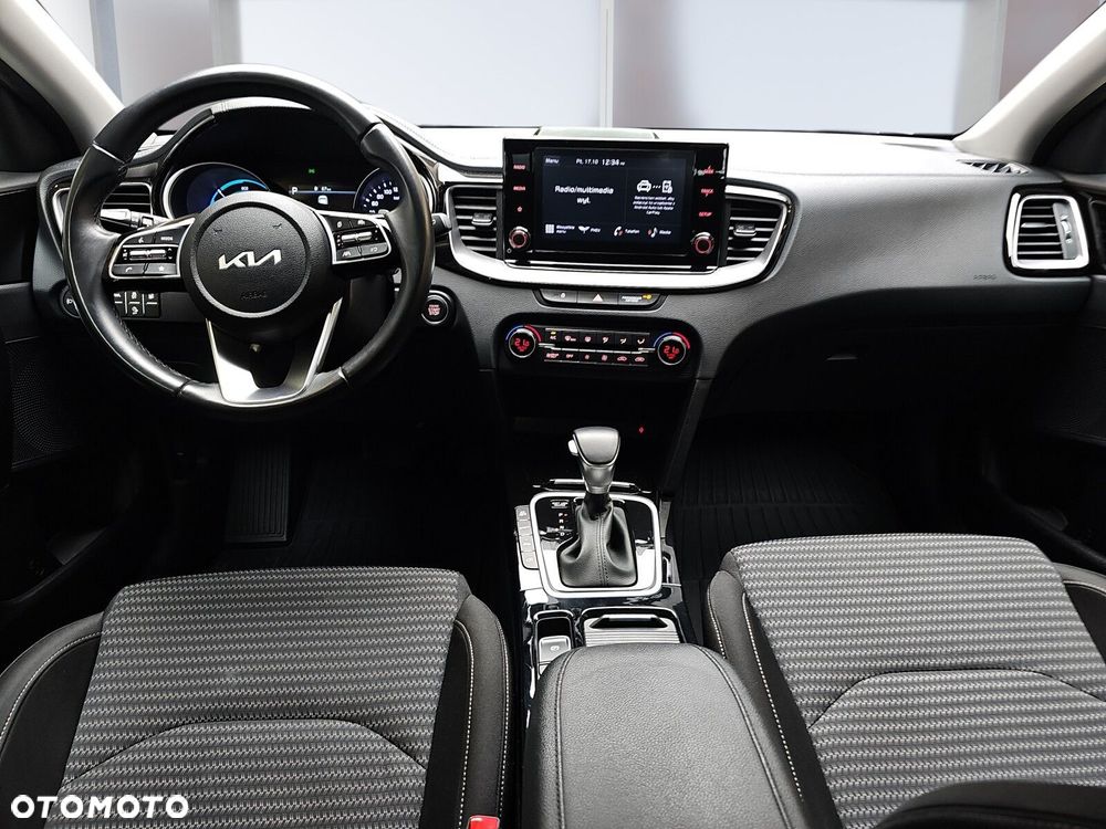 Kia Ceed 1.6 GDI PHEV L DCT - 6