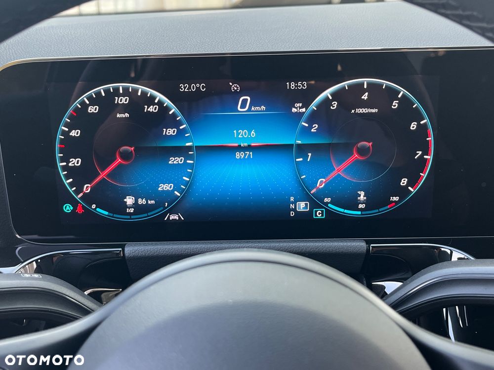 Mercedes-Benz GLA 200 Style - 23