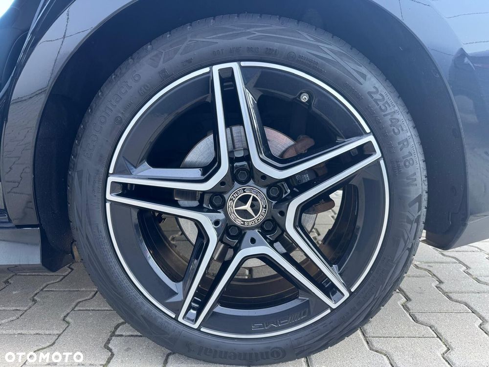 Mercedes-Benz CLA - 12