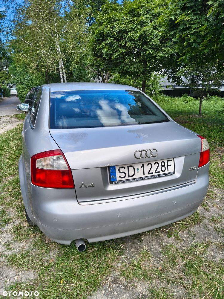 Audi A4 Limousine - 11