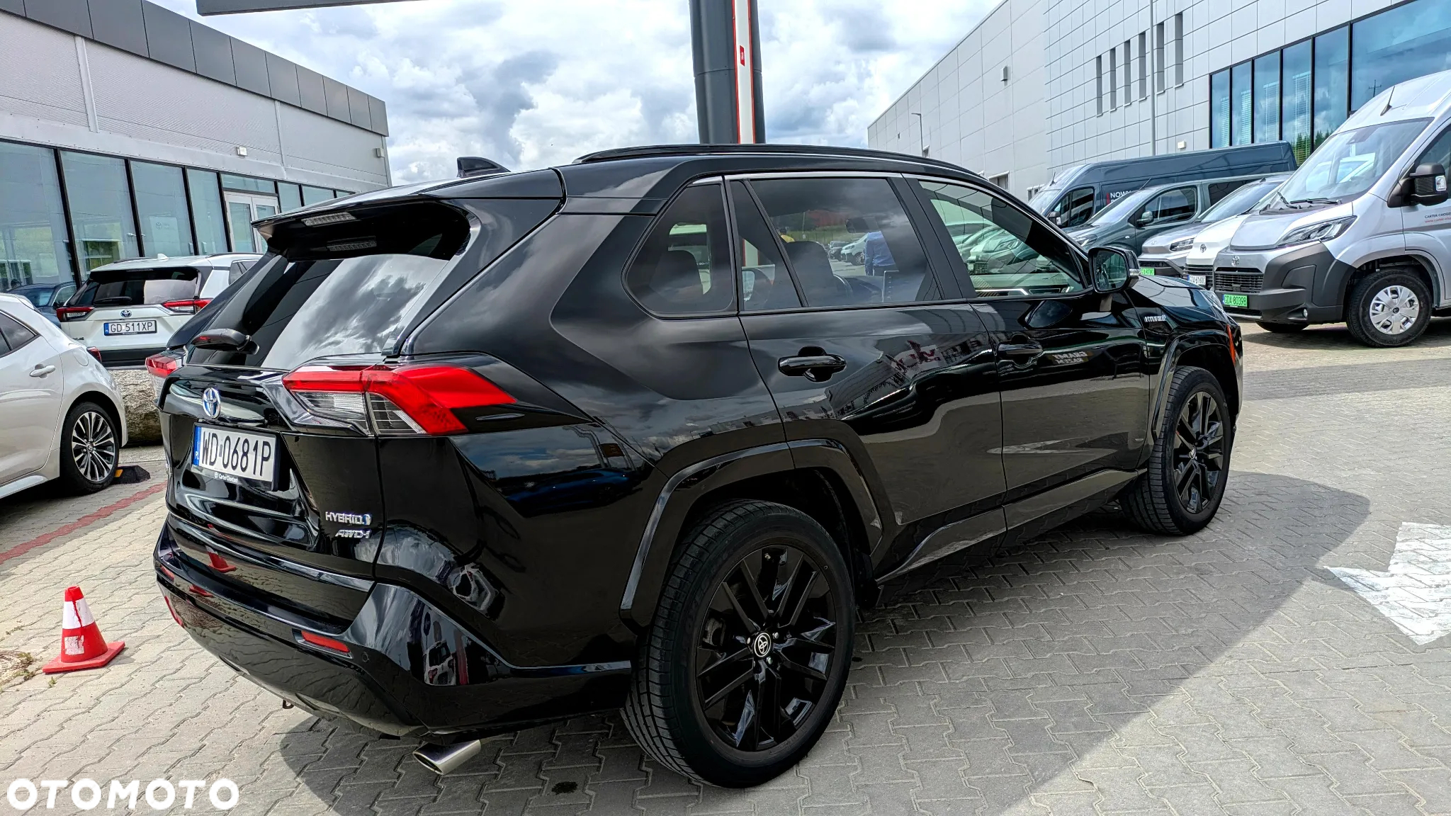 Toyota RAV4 2.5 Hybrid Black Edition by JBL 4x4 - 3