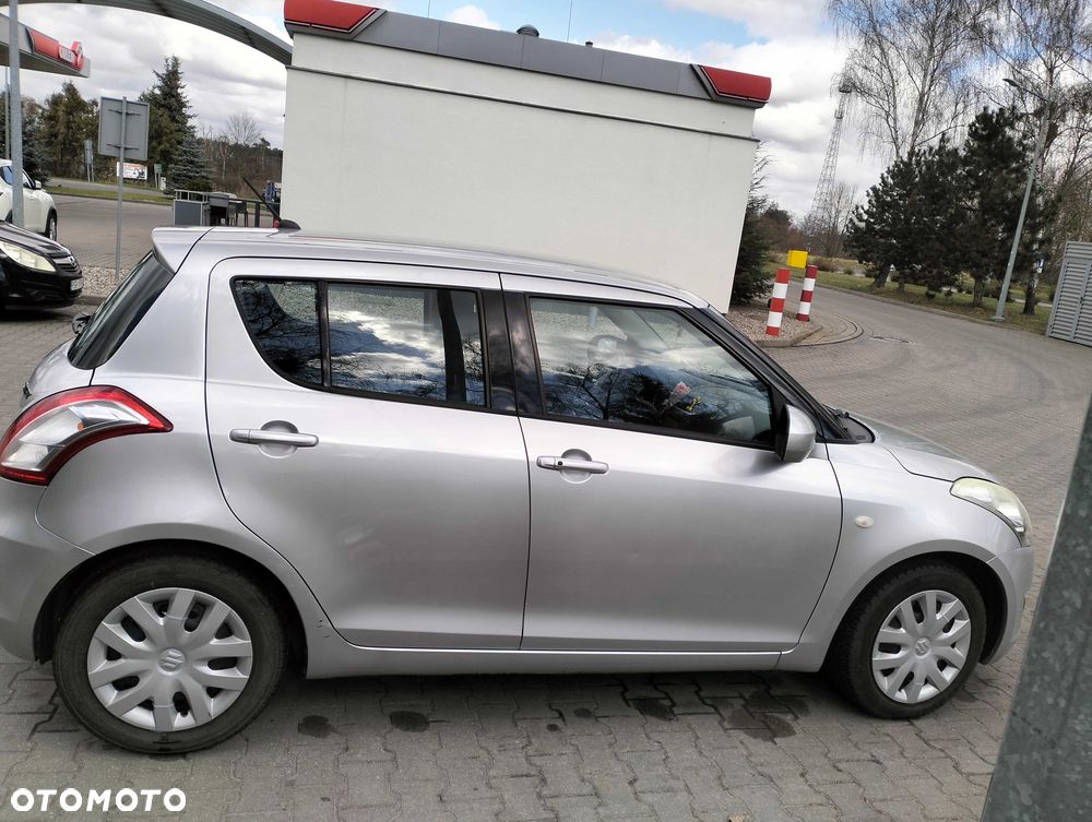 Suzuki Swift - 4