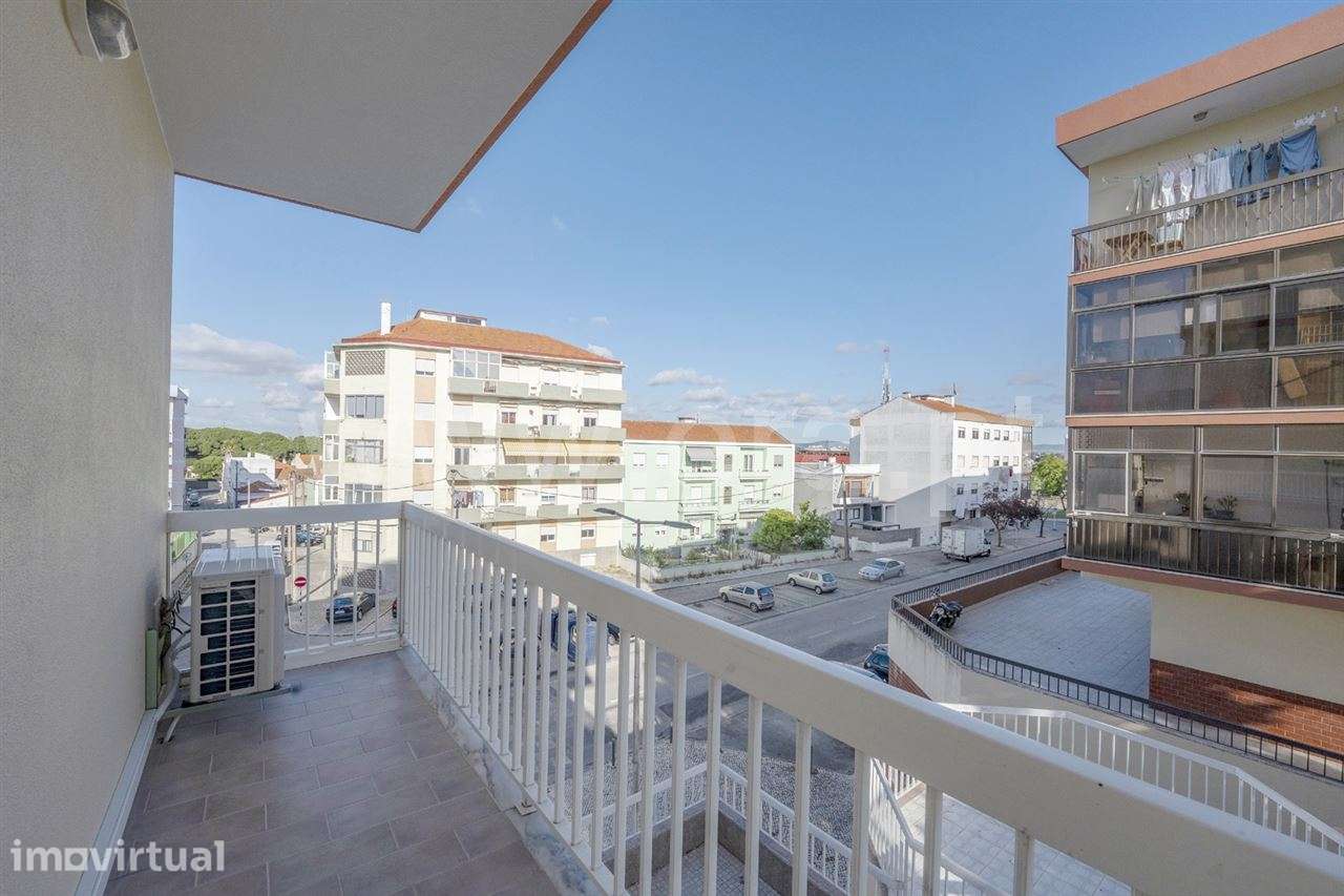 Apartamento T2; Quinta de Santa Teresinha - Grande imagem: 3/14