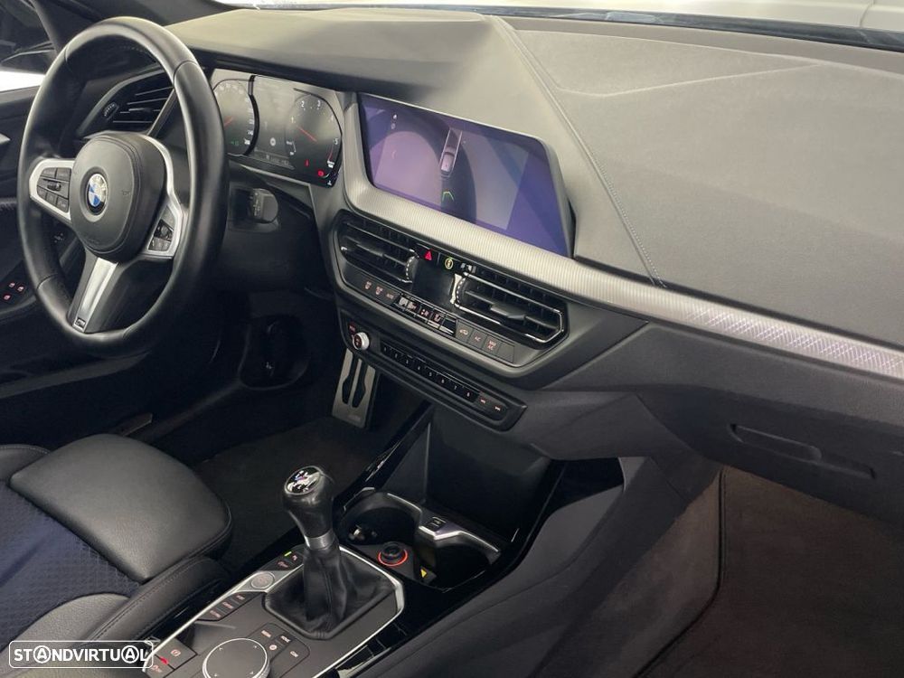 BMW 116 d Pack Desportivo M - 23