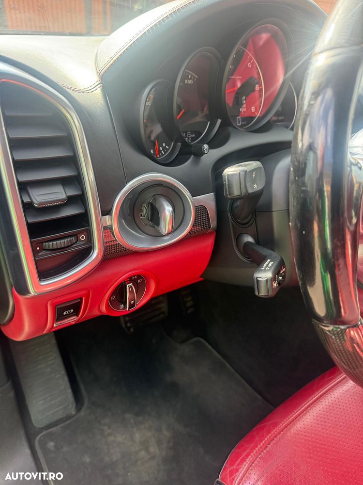 Porsche Cayenne Platinum Edition - 16