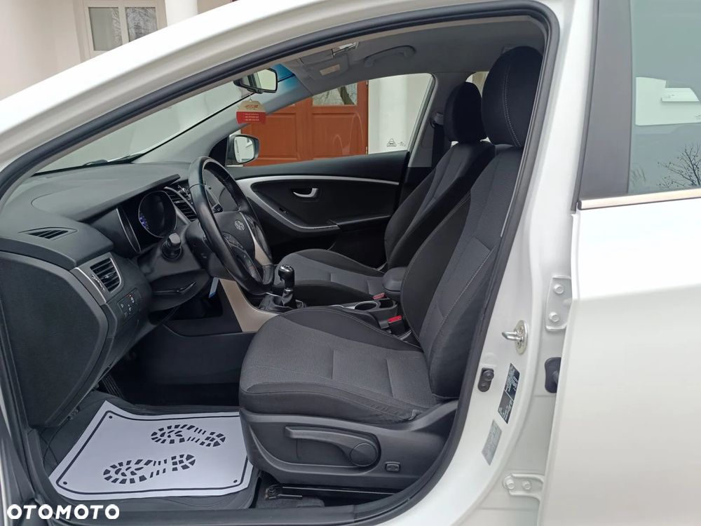 Hyundai i30 blue Kombi 1.6 GDi Style - 25