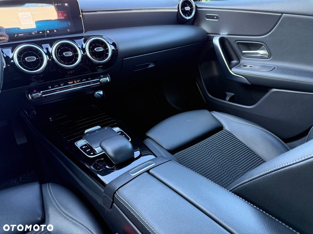 Mercedes-Benz Klasa A 180 7G-DCT - 7