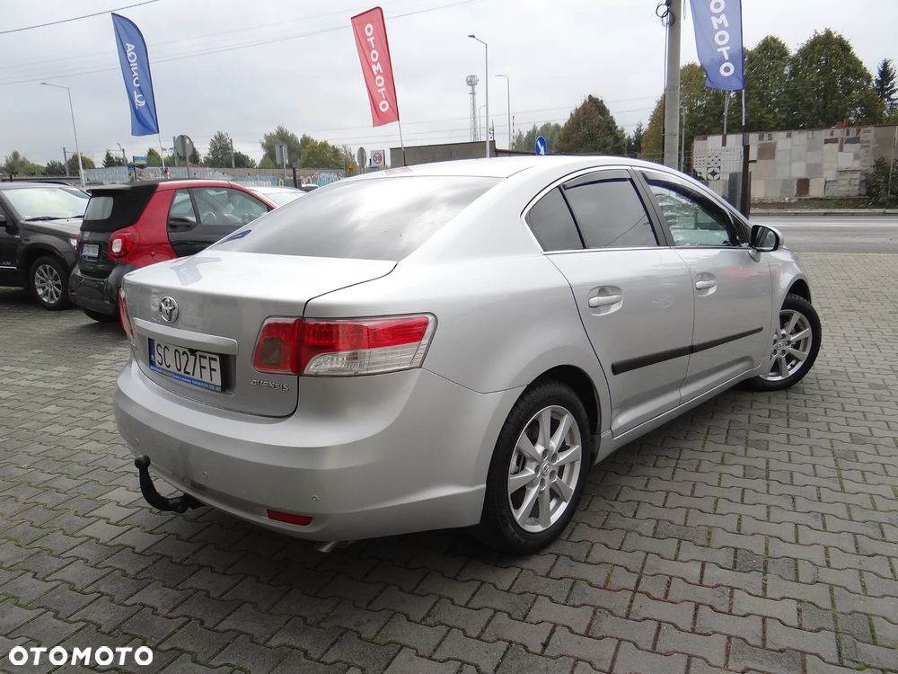 Toyota Avensis 2.0 Sol EU5 MS - 4