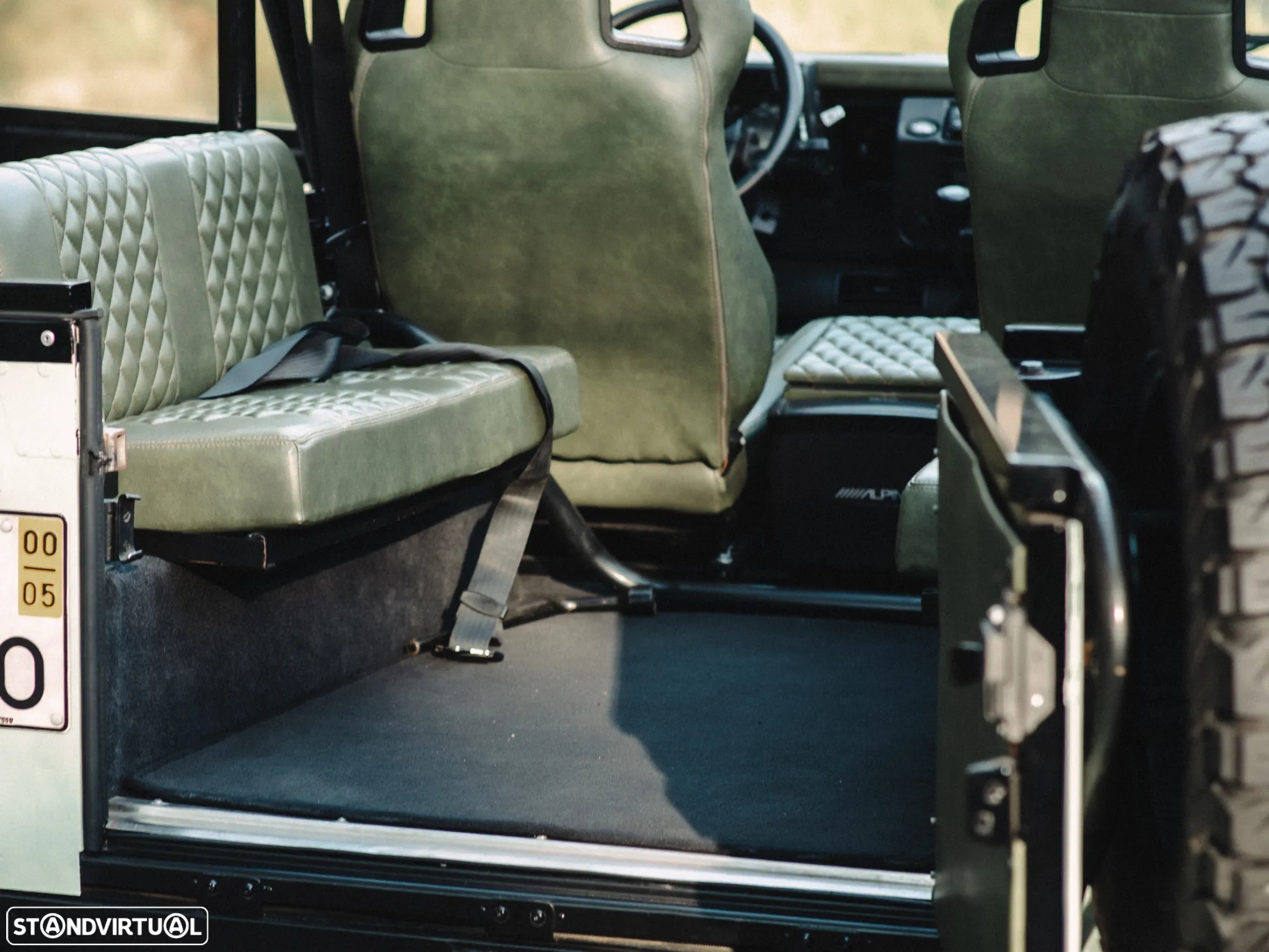 Land Rover Defender 90 2.5 Td5 Soft Top - 8
