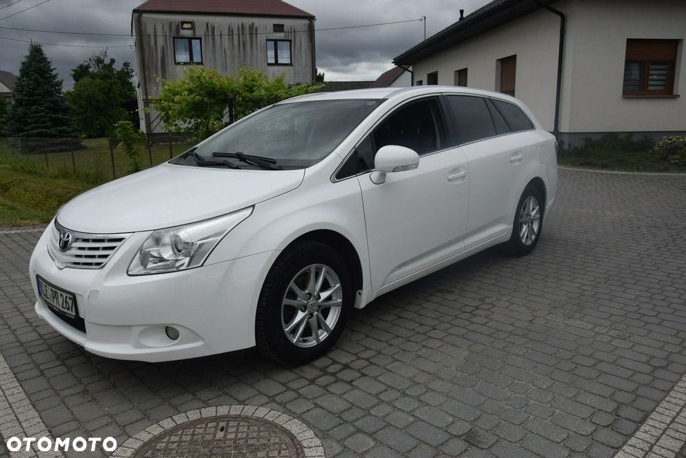 Toyota Avensis - 20