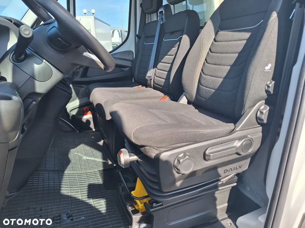 Iveco 50C18 Chłodnia Izoterma 8EP km Krajowy Ledy  Agregat Carrier citymax 400 - 12