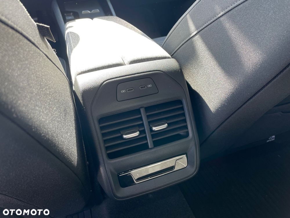 Skoda Superb 2.0 TDI SCR Selection DSG - 13